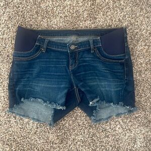 Maternity Medium Jean Shorts